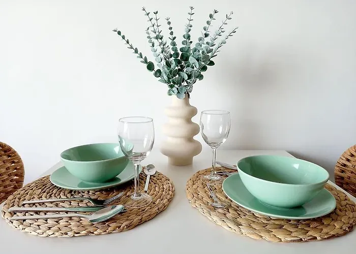 Apartment House, Paradise Homes