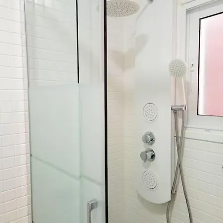 Apartman House, Paradise Homes